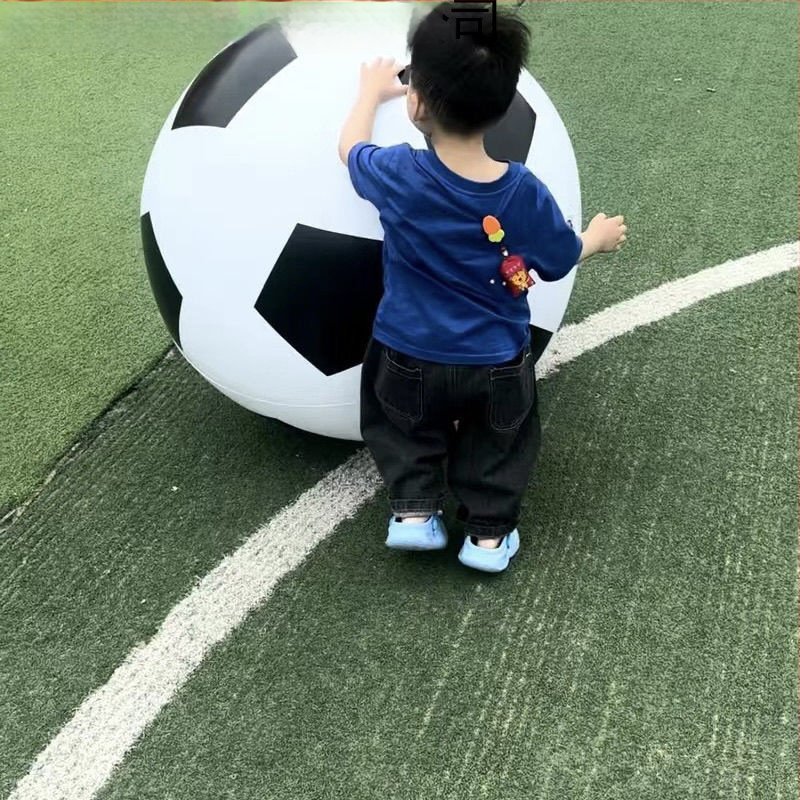 Piepūšama futbola bumba no PVC, šūta ar mašīnas šuvumiem, bez logotipa, vispārējai lietošanai