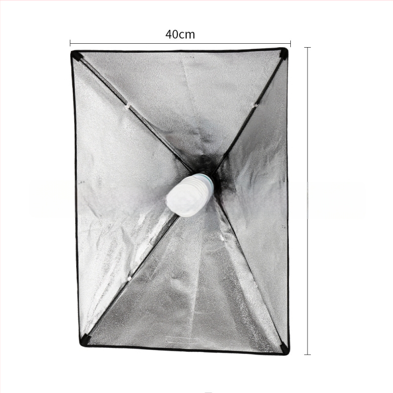 Fotografijos apšvietimo komplektas su skėtį primenančiu softbox ir greitu viengubos lempos galvos tvirtinimu; Modelis SHB-001; Medžiagos: Oxford krepšys; Komplektuose: softbox, minkšta audinys, krepšys; CE sertifikatas; Svoris 0.7 kg
