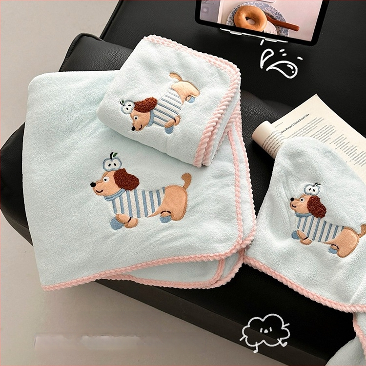 Trys mikropluošto vonios rankšluosčiai su plaukų džiovinimo kepure, lengvi, mažiau nei 100 g kiekvienam, 150D Jacquard audinys