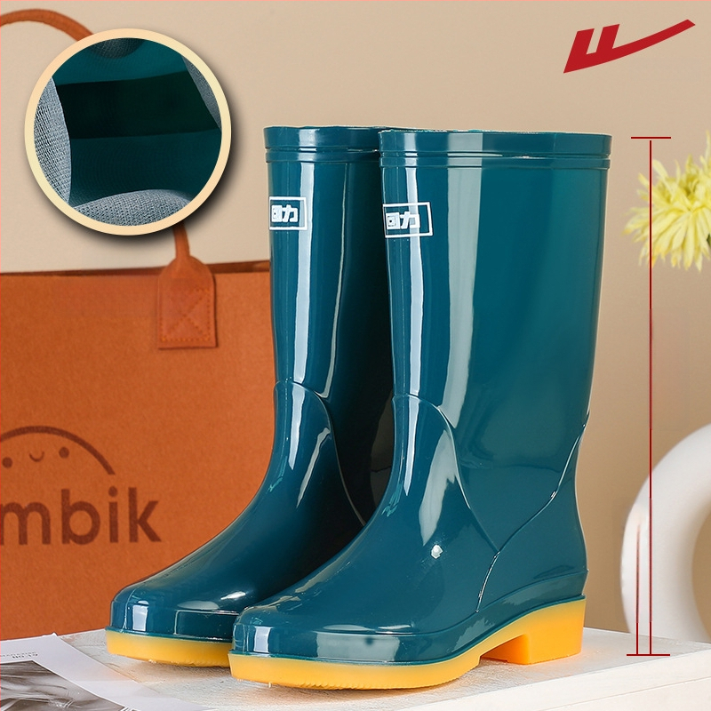 Moterys lietaus batai, PVC viršus, aukštas kojos, storesnis padas, žemas kulnas 1–3 cm, visoms sezonoms