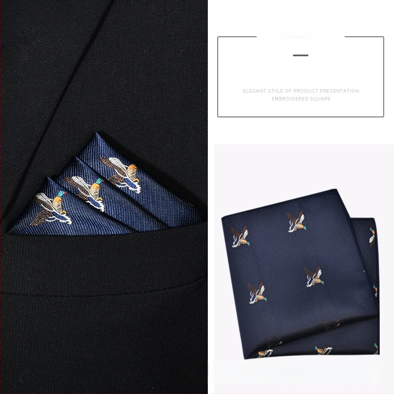 Kabatas lakatiņš ar izšūtu karikatūru dzīvnieku motīvu, poliesters, izšuvums, dizains atbilst kaklaitei, standarta kaklaites platums