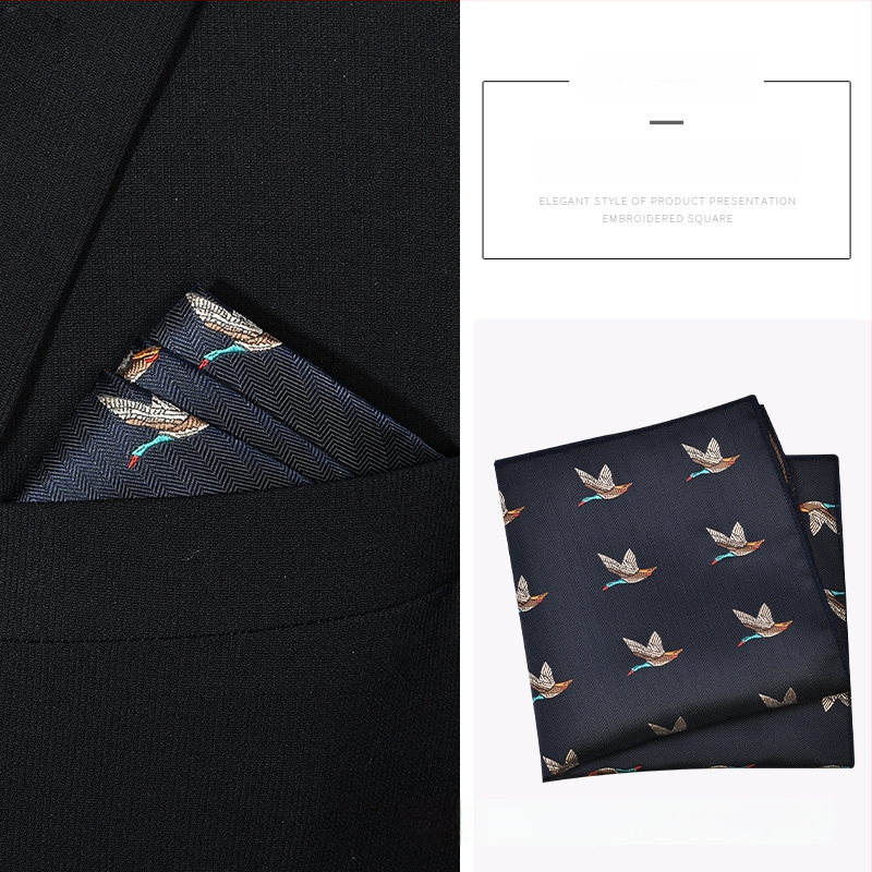 Kabatas lakatiņš ar izšūtu karikatūru dzīvnieku motīvu, poliesters, izšuvums, dizains atbilst kaklaitei, standarta kaklaites platums