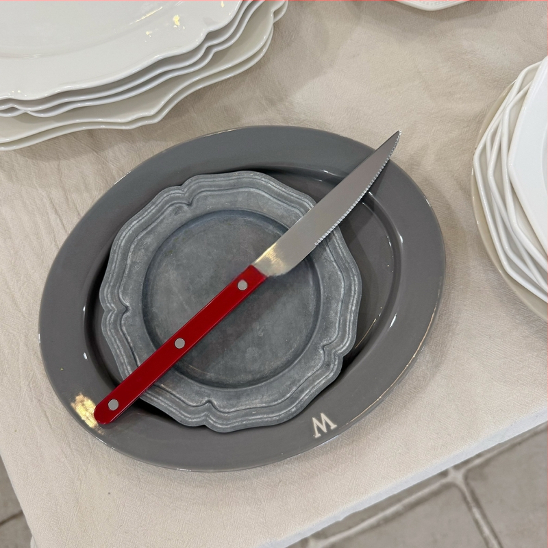 Francia stílusú 304 rozsdamentes acél evőeszköz készlet: steakhez kés, villa és kanál, klipszes fogantyúval, tükrös felület