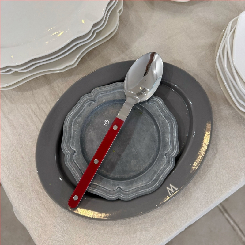 Francia stílusú 304 rozsdamentes acél evőeszköz készlet: steakhez kés, villa és kanál, klipszes fogantyúval, tükrös felület