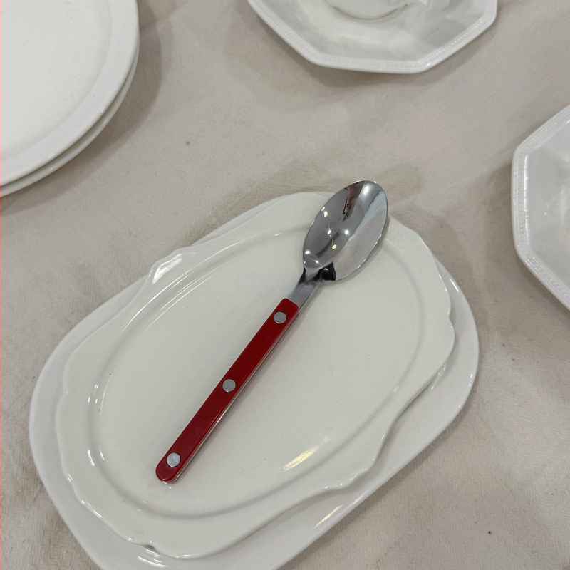 Francia stílusú 304 rozsdamentes acél evőeszköz készlet: steakhez kés, villa és kanál, klipszes fogantyúval, tükrös felület