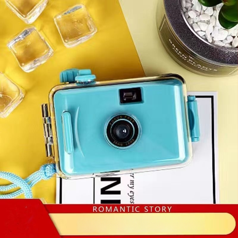 Analoginė filmo kamera – ne Polaroid, retro stilius, dovana Moters dienai