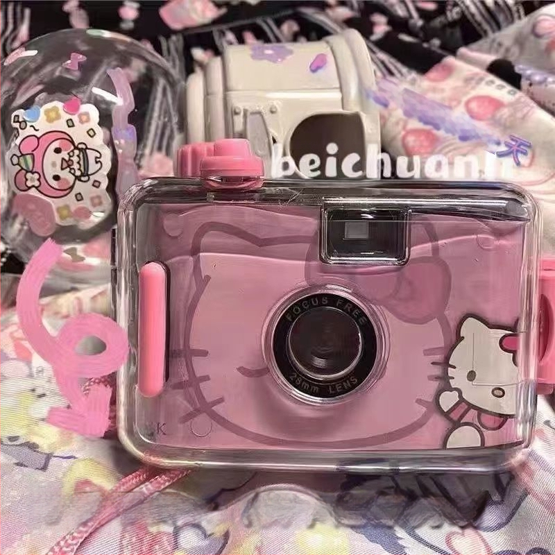 Analoginė filmo kamera – ne Polaroid, retro stilius, dovana Moters dienai