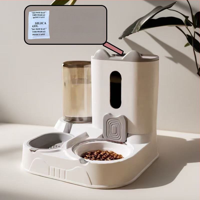 Автоматична хранилка за котки и кучета с интегриран керамичен съд за храна и дозатор за вода