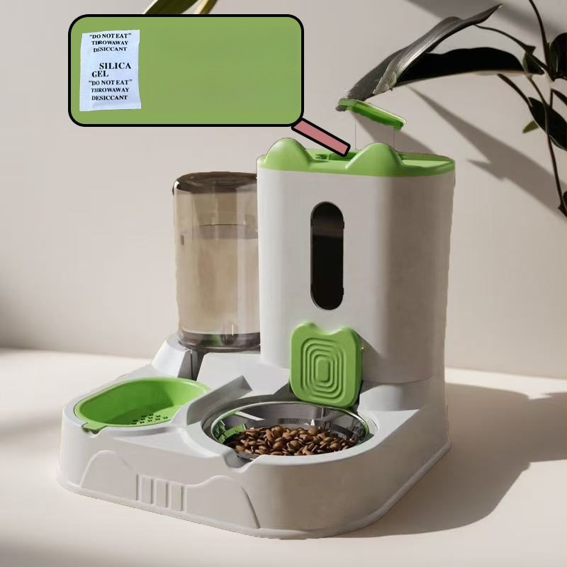 Автоматична хранилка за котки и кучета с интегриран керамичен съд за храна и дозатор за вода