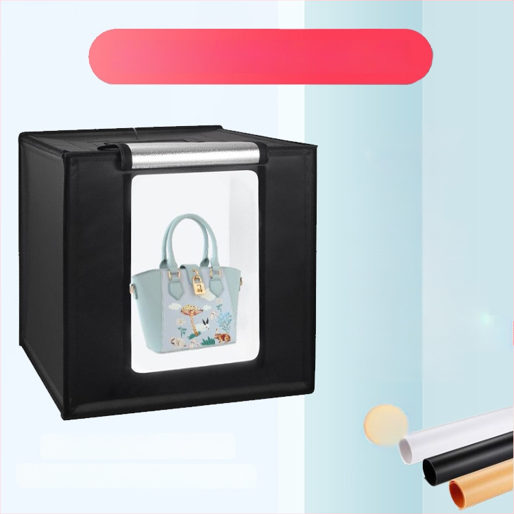 LED šviesos dėžė studijai – sulankstoma, nešiojama švelniu apšvietimu still life fotografijoms; konstrukcija iš aliuminio plėvelės ir Oxford audinio; svoris 2,5/4/5,8 kg