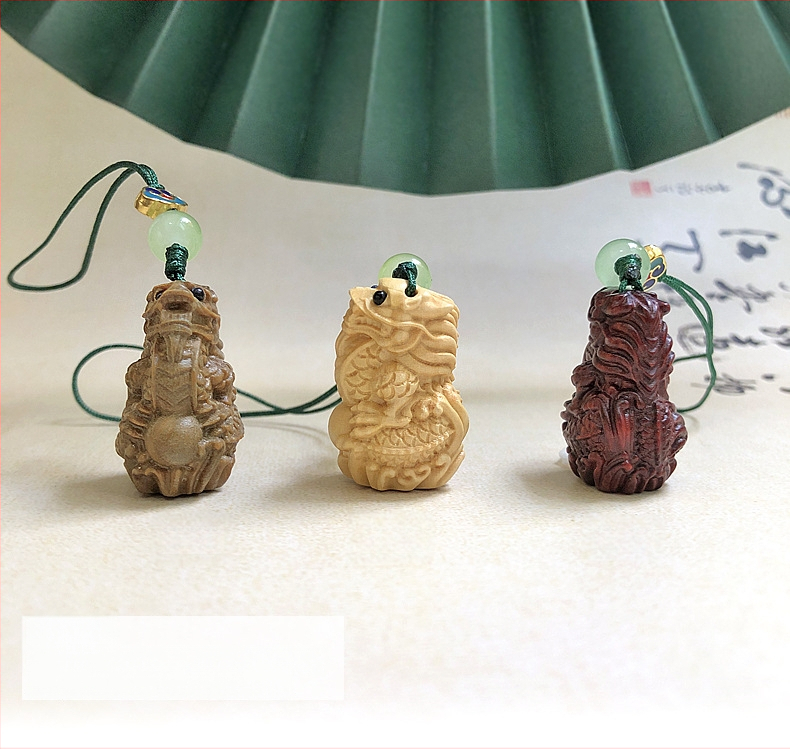 Дървена висулка за телефон и ключодържател с 12 зодии — карикатурни животни; материали: зелено сандалово дърво, розово дърво, boxwood