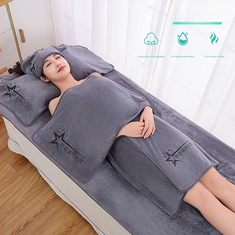 Grožio salono rankšluosčių komplektas su turbanu, krūtinės rankšluosčiu ir vonios rankšluosčiu; mikropluoštas 400 g; greitas džiūvimas; didelis sugeriamumas; logotipo spausdinimas galimas; 3 arba 5 dalių rinkinys