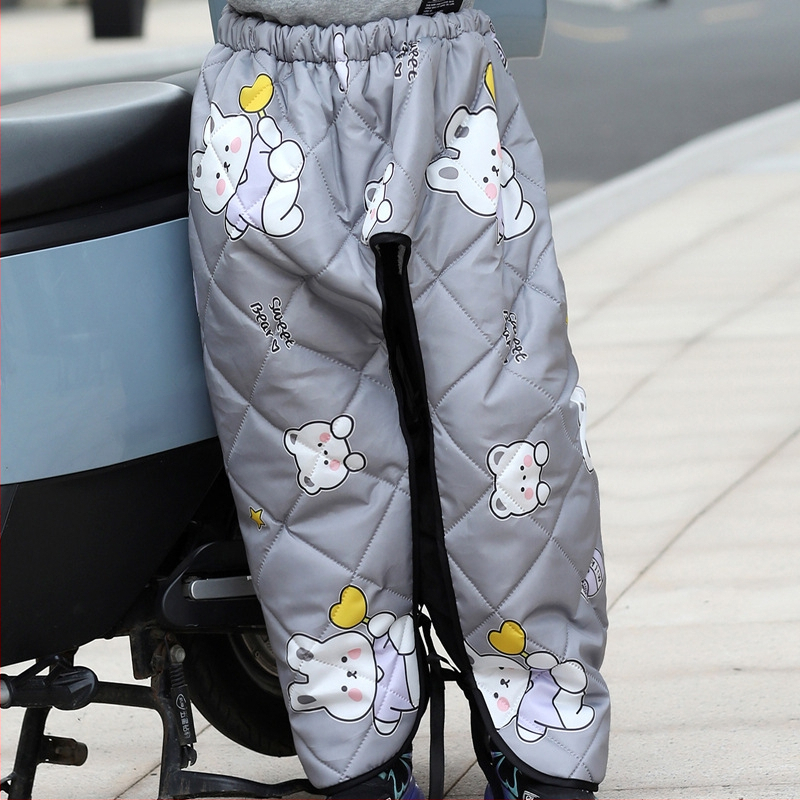 Ветровозащитно зимно наметало за електрически велосипеди, подплатено с флийс, водоустойчиво, покрива задната седалка. Марка: Zodisian • Налично на склад: Ready stock • Сезон: Есен 2025