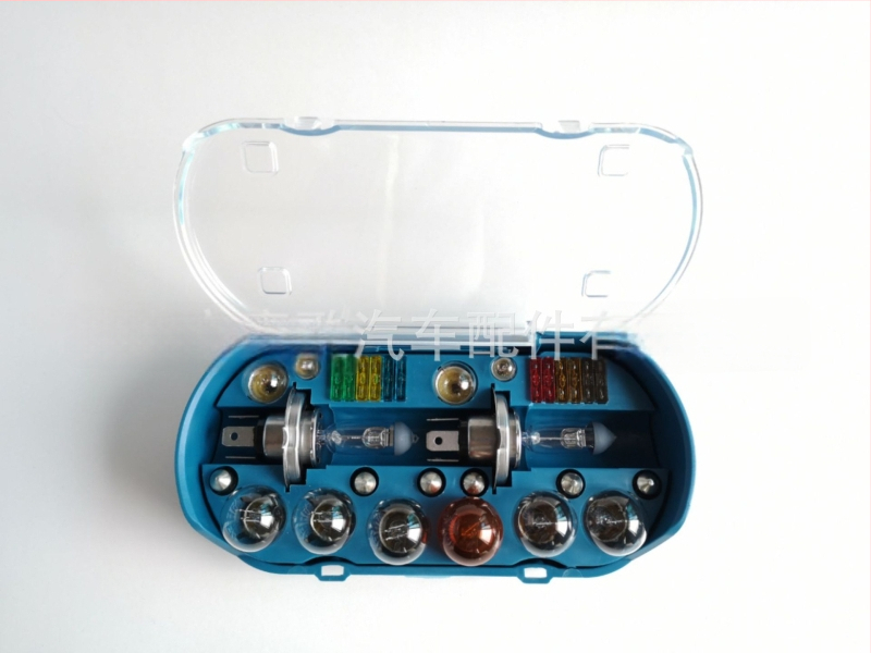 Комплект фарни крушки H1/H4/H7 за автомобили – 60W, 12V, 2000 lm, 3200K, модели 8/9/10/19/20/21/30