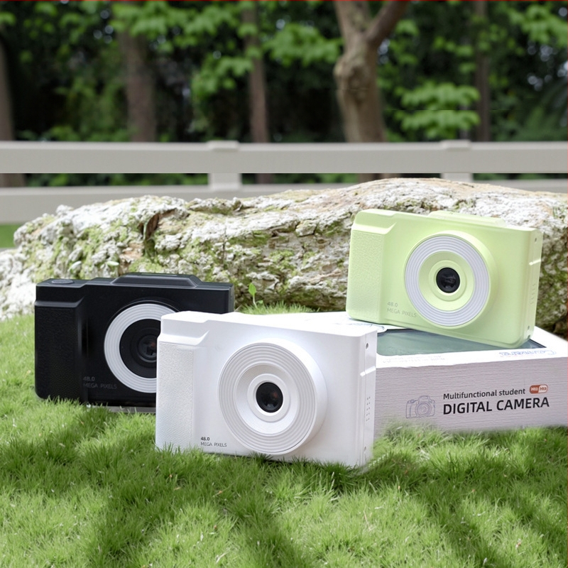 Yimio be veidrodinės kameros su pasukamu ekranu, 1/1.7'' jutiklis, 10–12 MP, 42x optinis priartinimas, keičiamas objektyvas, HD LCD ekranas