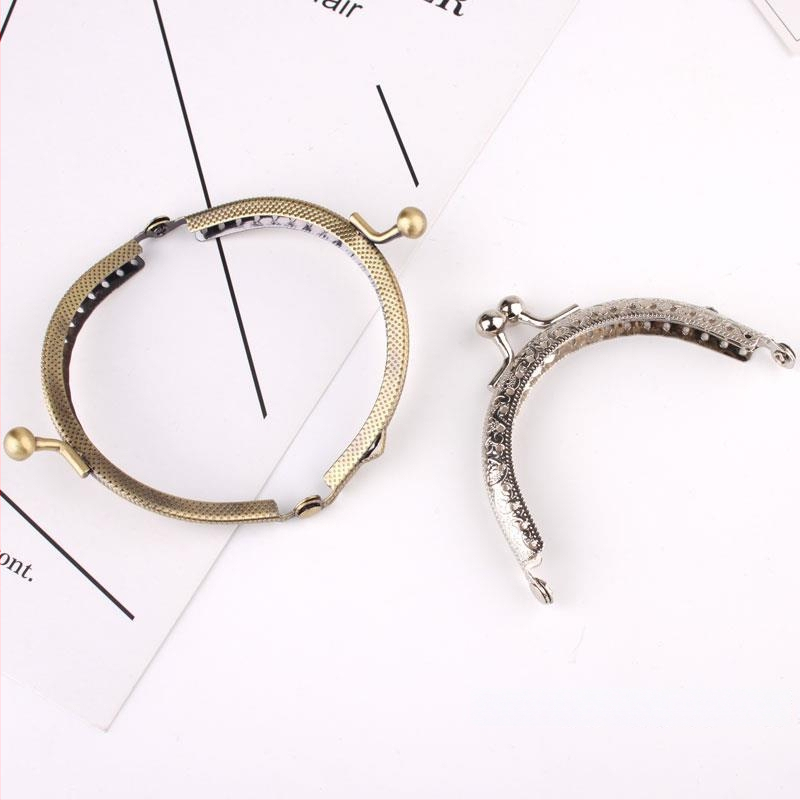 Metalinė pusmėnulio formos rankinės rėmas – DIY megztų rankinių priedai