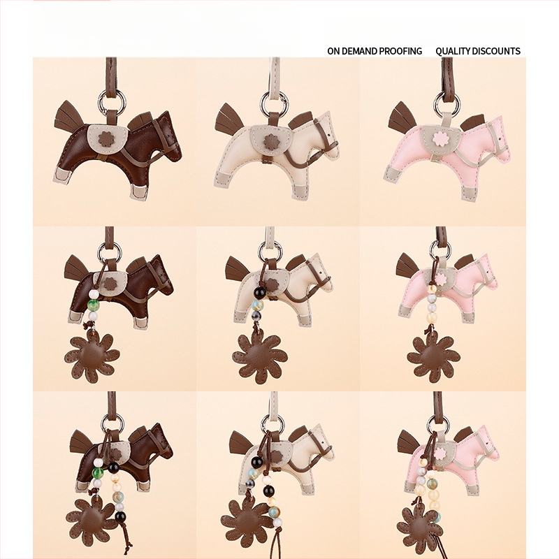 Maišo pakabukas su Pegaso motyvu, kutais ir karoliukais, PU medžiaga, miesto paprastumo stilius, 2025 m. rudens leidimas