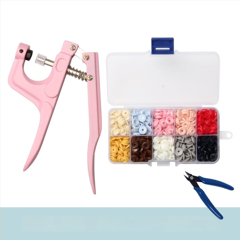 Смолени копчета със щракване за бебешки дрехи — структура: копче със щракване; материал: смола; приложение: ризи, раници и облекло; неутрална опаковка без марка