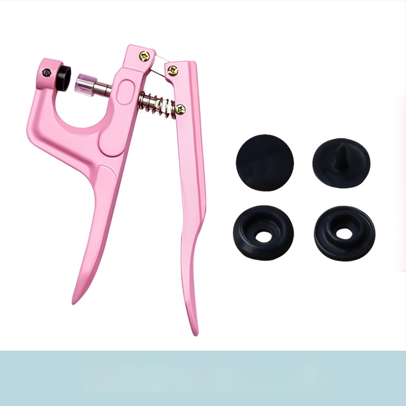 Смолени копчета със щракване за бебешки дрехи — структура: копче със щракване; материал: смола; приложение: ризи, раници и облекло; неутрална опаковка без марка