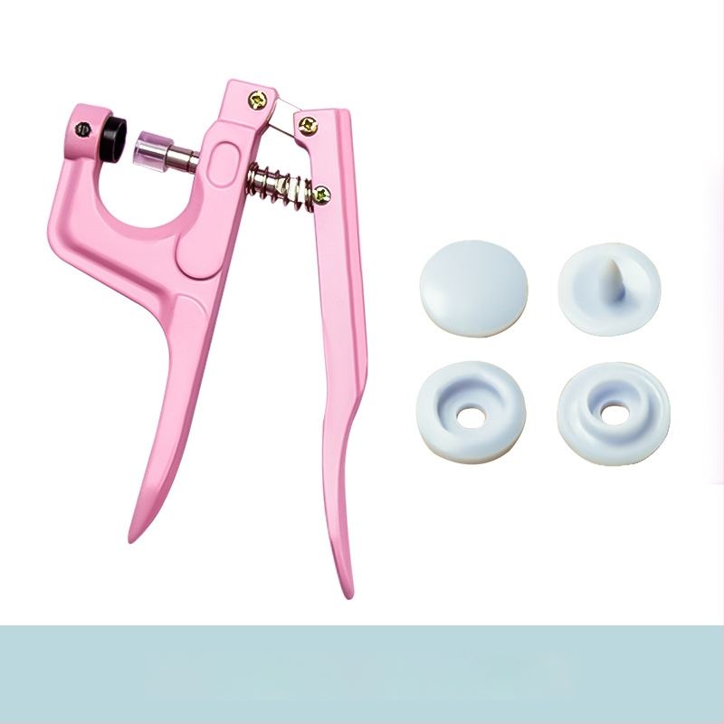 Смолени копчета със щракване за бебешки дрехи — структура: копче със щракване; материал: смола; приложение: ризи, раници и облекло; неутрална опаковка без марка