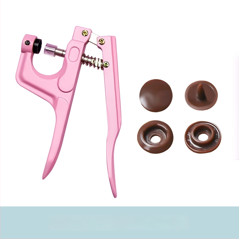 Смолени копчета със щракване за бебешки дрехи — структура: копче със щракване; материал: смола; приложение: ризи, раници и облекло; неутрална опаковка без марка