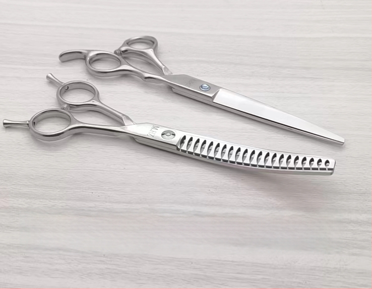 Foarfece de îngrijire a câinilor cu lame curbate pentru tunderea și modelarea blănii