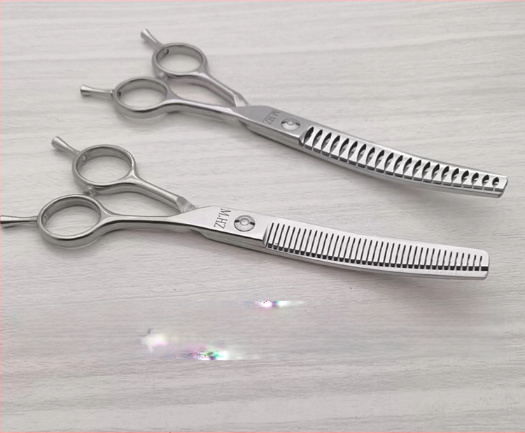 Foarfece de îngrijire a câinilor cu lame curbate pentru tunderea și modelarea blănii