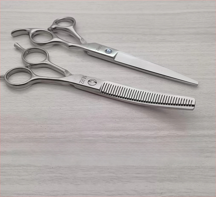 Foarfece de îngrijire a câinilor cu lame curbate pentru tunderea și modelarea blănii