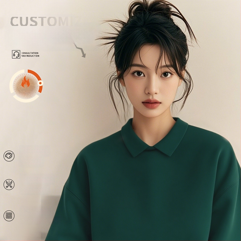 Costum de lucru pentru cosmeticieni de înaltă calitate — hanorac cu logo pentru saloanele de unghii și înfrumusețare, toamnă–iarnă, guler din blană, mâneci lungi. Material principal: spandex; conținut sub 30%; protecție anti-murdărire și dezinfectare.