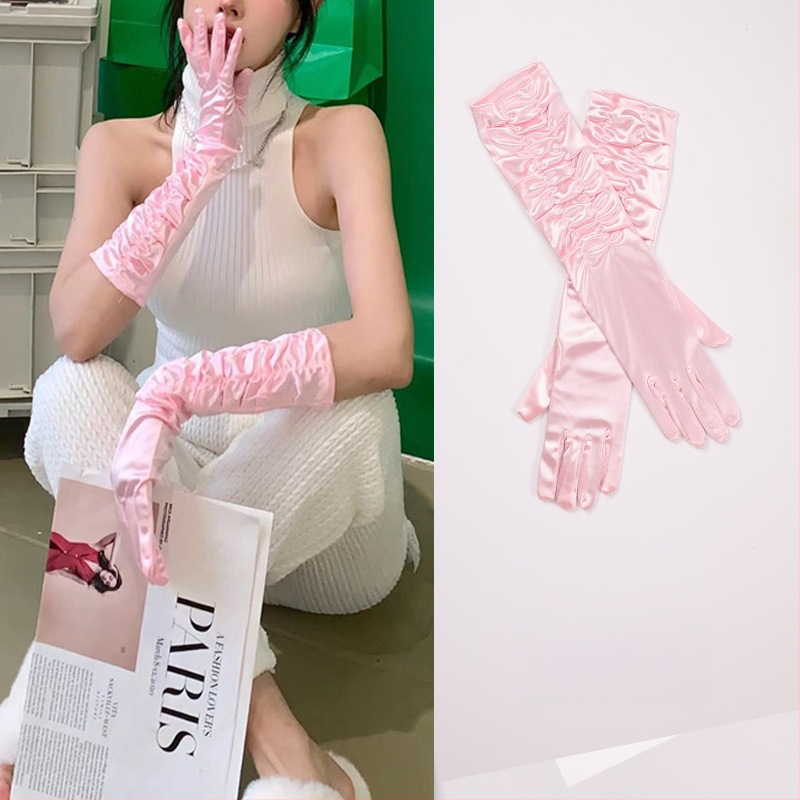 Satäänkindad – keskmise pikkusega pliisidega, universaalsed, dekoratiivsed naistele