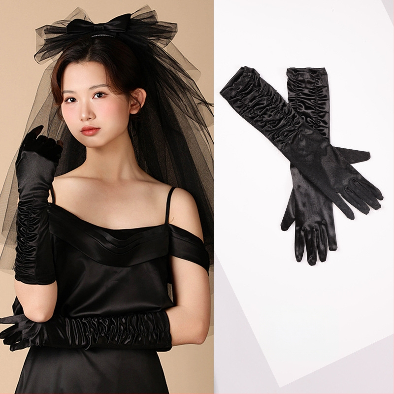 Satäänkindad – keskmise pikkusega pliisidega, universaalsed, dekoratiivsed naistele