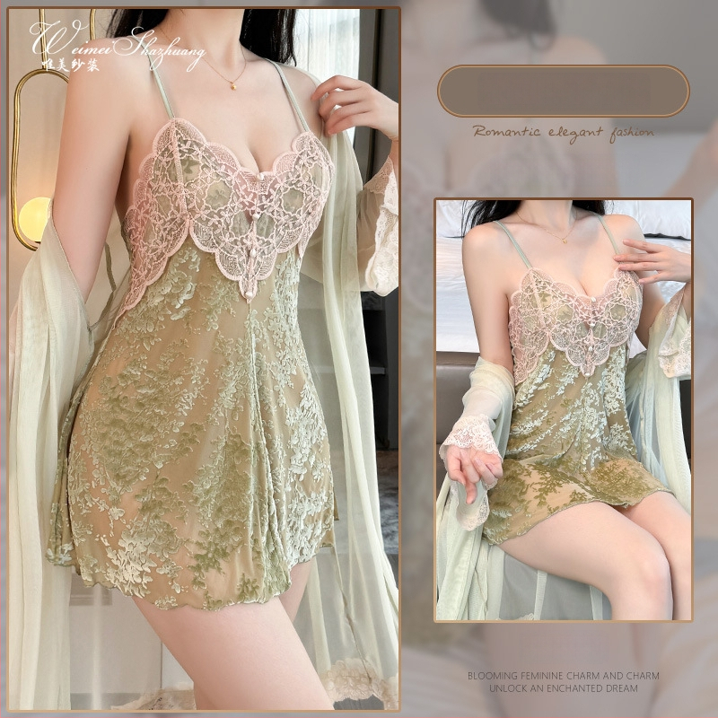 Bársonyas camisole-stílusú hálóing, V-nyakkal, fodros ujjak, szoknyahossz