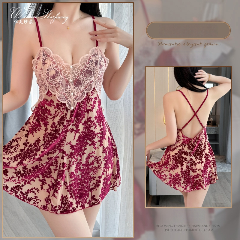 Bársonyas camisole-stílusú hálóing, V-nyakkal, fodros ujjak, szoknyahossz