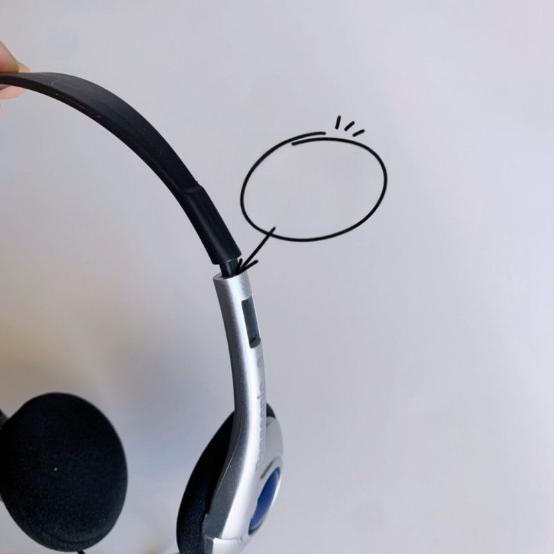 Vadu ausu uz galvu ar mikrofonu, 3.5 mm spraudnis, 1.2 m kabelis, frekvenču diapazons 20 Hz–20 kHz, svars 121 g