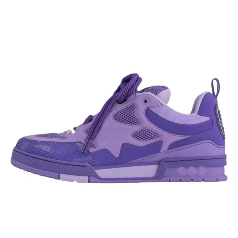 Kedai su apvalia nosimi, viršus iš natūralios odos, polka taškų raštas, žemas kulkšnies aukštis, gumos padas