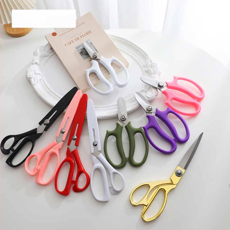 Gėlių žirklės – daugiafunkcinės žirklės gėlių įvyniojimui ir juostelių kirpimui; Prekės ženklas Tarn; Medžiaga: Kita; Nukrypimas: 1–2; Peržiūrėkite SKU