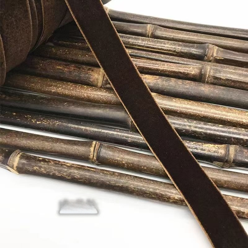 Bársonyszalag, egyoldalas, bolyhos felülettel, poliészter bársony