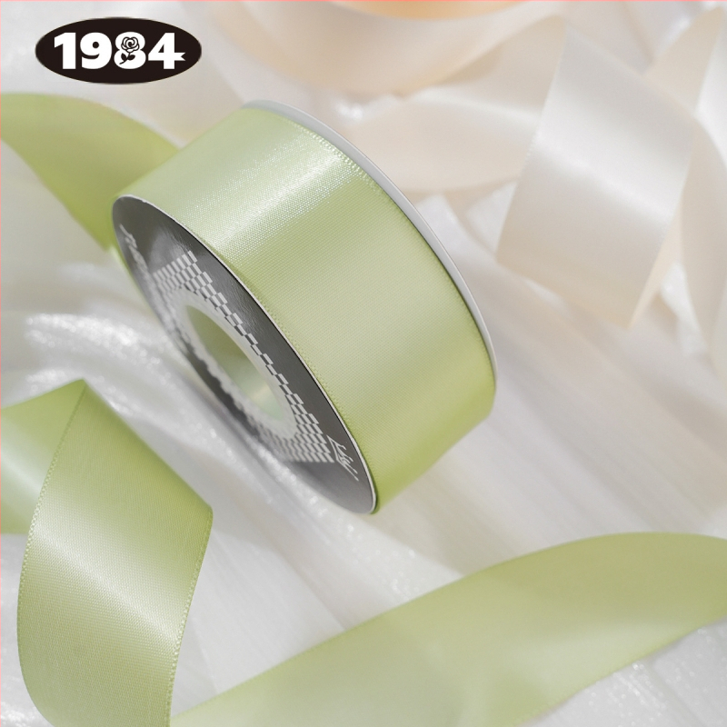 Satiinlint pulmadele ja kingituste pakkimiseks – DIY dekoratsioon, materjal: lint, viimistlus: satiin, kaubamärk: Nine Clouds Ribbon, kasutus: pulmad, pakkimine