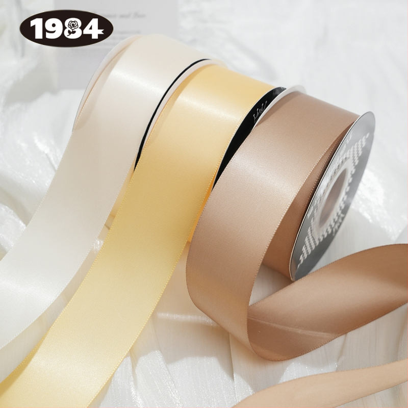 Satiinlint pulmadele ja kingituste pakkimiseks – DIY dekoratsioon, materjal: lint, viimistlus: satiin, kaubamärk: Nine Clouds Ribbon, kasutus: pulmad, pakkimine