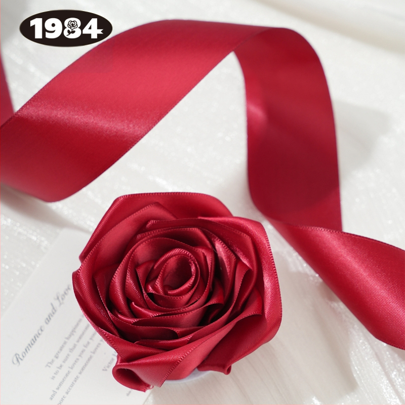 Satiinlint pulmadele ja kingituste pakkimiseks – DIY dekoratsioon, materjal: lint, viimistlus: satiin, kaubamärk: Nine Clouds Ribbon, kasutus: pulmad, pakkimine