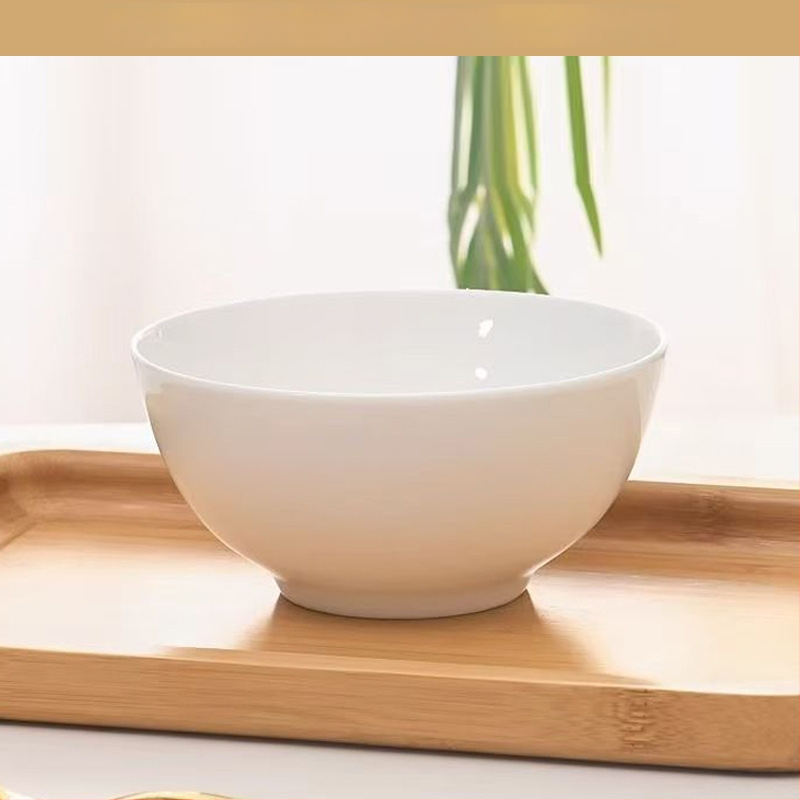 Csontporcelán tálak készlete szállodák és éttermek számára — kör alakú, glazúrt felület, testreszabható