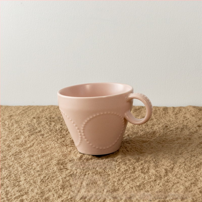 Kerámia tál domborított gyöngy-karika mintával, retro stílus, kerek alak, mikróban használható.