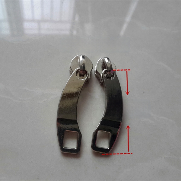 Užsegimo galvutė su išlenktu ašmeniu ir skylėmis – krepšių priedai, prekės kodas: Tfglo%%j # Lznj # Yj # Lznlznfg, 2024 m. pavasaris