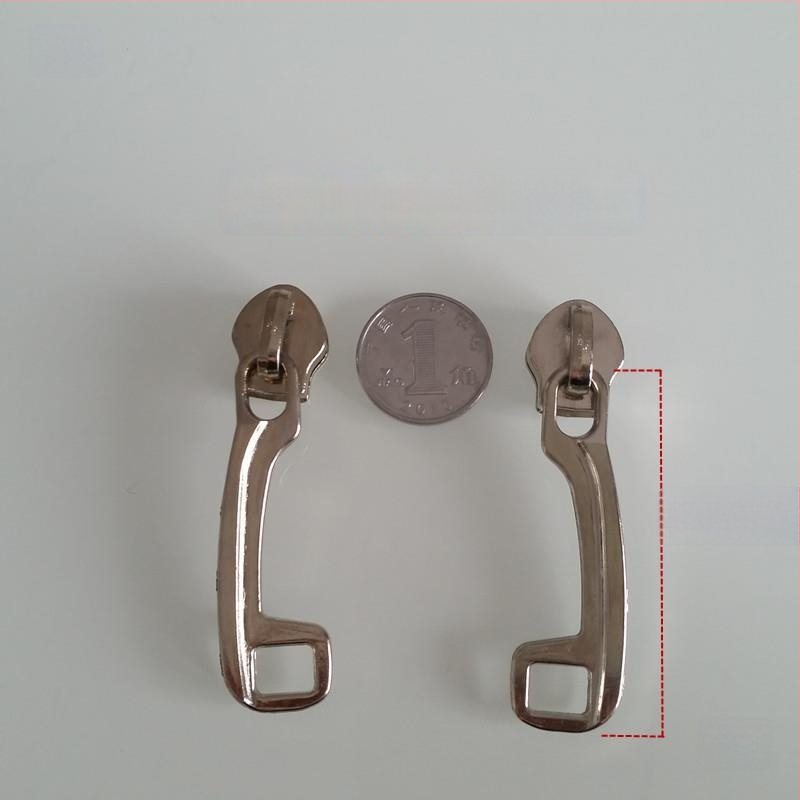 Užsegimo galvutė su išlenktu ašmeniu ir skylėmis – krepšių priedai, prekės kodas: Tfglo%%j # Lznj # Yj # Lznlznfg, 2024 m. pavasaris