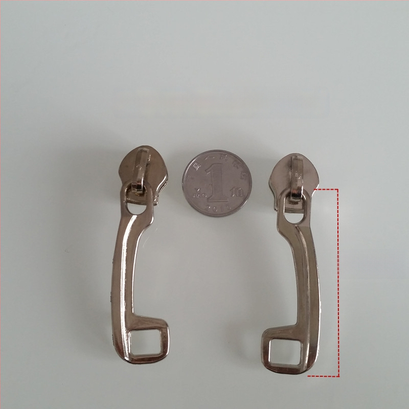 Užsegimo galvutė su išlenktu ašmeniu ir skylėmis – krepšių priedai, prekės kodas: Tfglo%%j # Lznj # Yj # Lznlznfg, 2024 m. pavasaris