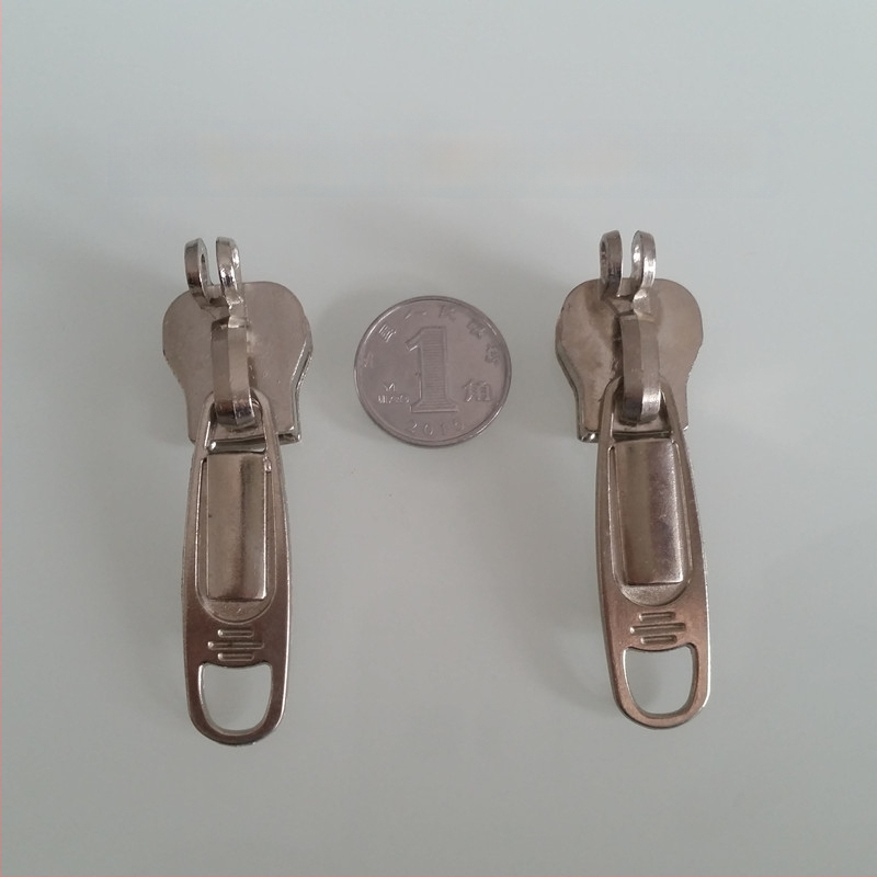 Užsegimo galvutė su išlenktu ašmeniu ir skylėmis – krepšių priedai, prekės kodas: Tfglo%%j # Lznj # Yj # Lznlznfg, 2024 m. pavasaris