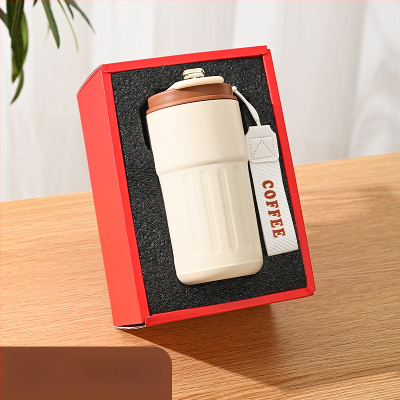 Üzleti ajándék termosz bögre egyedi logóval – 316 rozsdamentes acél, vákuum szigetelés 0–6 óra, nyomtatható logó, hordozó zsinórral, díszdobozos csomagolás