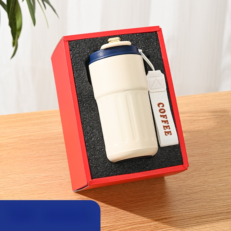 Üzleti ajándék termosz bögre egyedi logóval – 316 rozsdamentes acél, vákuum szigetelés 0–6 óra, nyomtatható logó, hordozó zsinórral, díszdobozos csomagolás