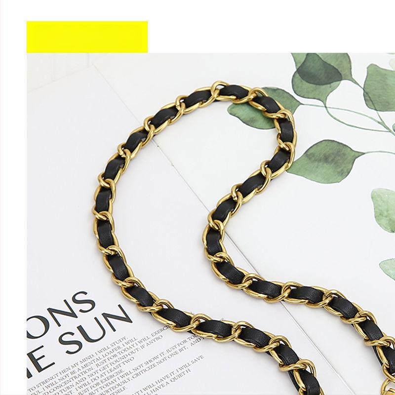 Ремък за чанта през рамо със метална верига, кожено портмоне и малък картодържател, аниме дизайн (Зима 2023)