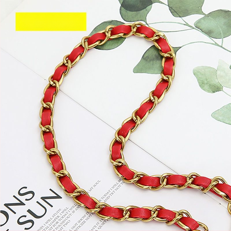 Ремък за чанта през рамо със метална верига, кожено портмоне и малък картодържател, аниме дизайн (Зима 2023)